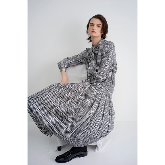 🚫SOLD🚫 ZARA Houndstooth Printed Dress With Belt - Picture 4 of 8